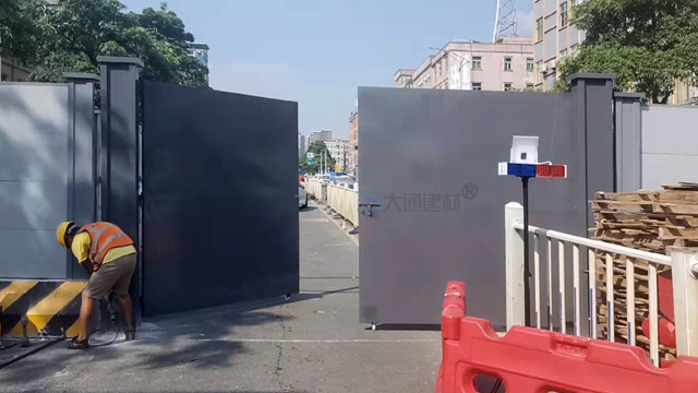 鋼結構烤漆工地大門-東莞配套松山湖水廠配水管線工程-工地大門-深圳市大通建材有限公司鋼圍擋生產定制廠家